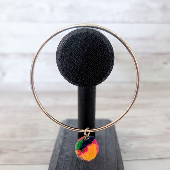 Vintage Bracelet 9" Gold Tone Bangle with Fluffy Multi Colored Ball Charm - Picture 8 of 10